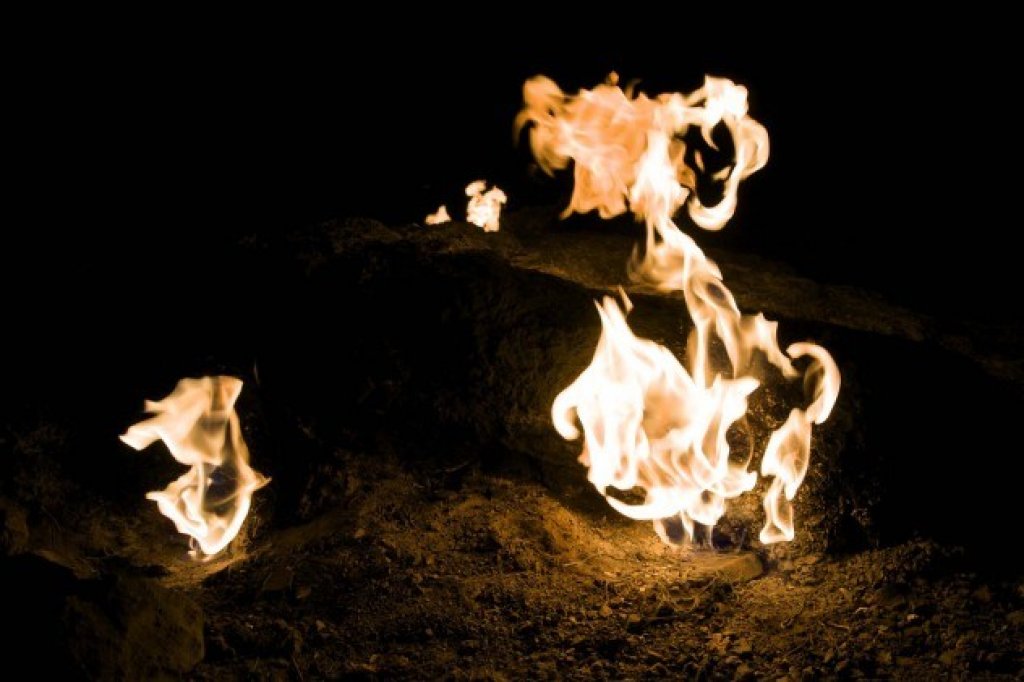 10 natural eternal flames